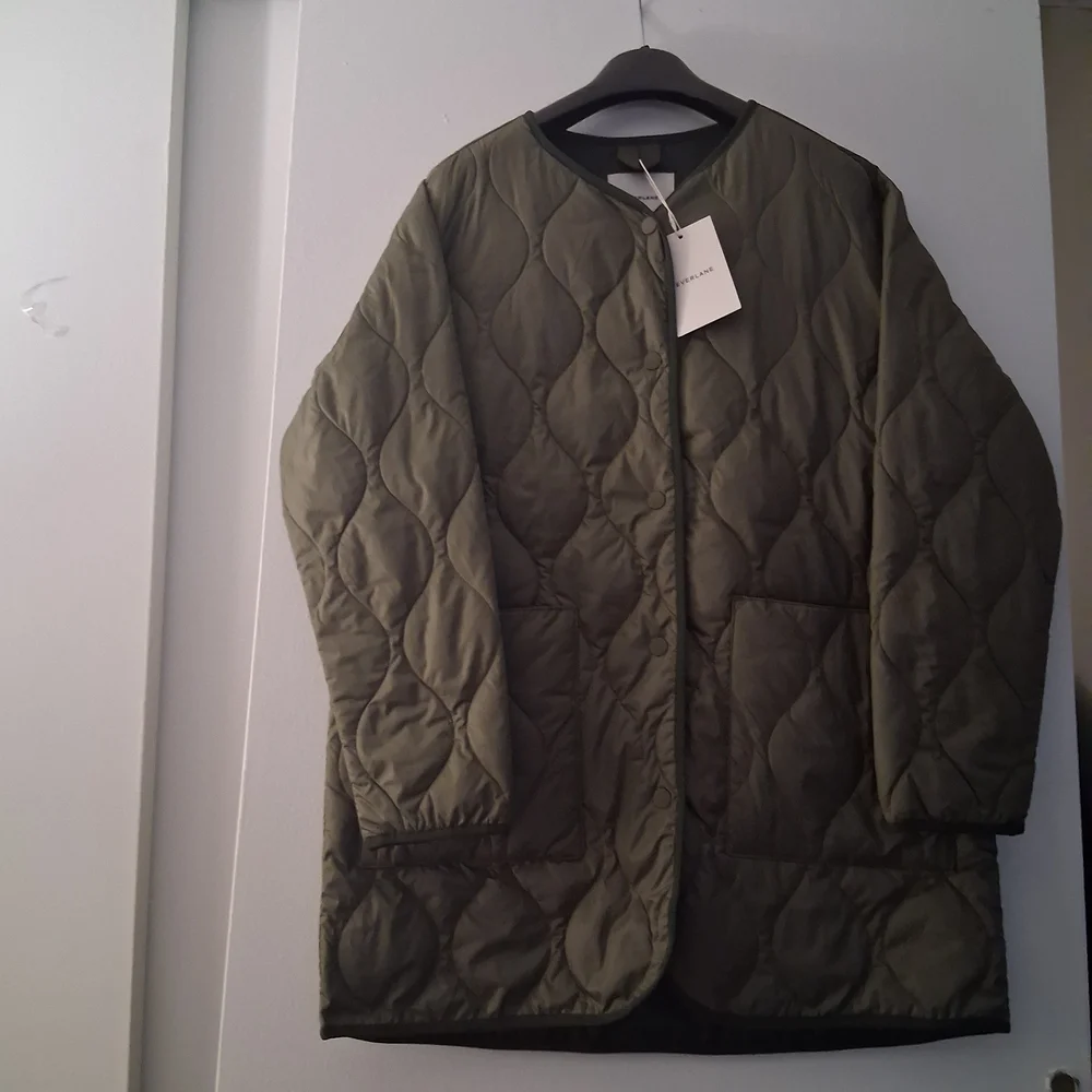 Everlane Quilted Jacket in Olive - Picture 2 of 2